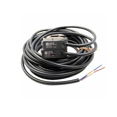 Obtenez des résultats de détection précis avec le capteur photoélectrique E3Z-T81 2M BY OMC