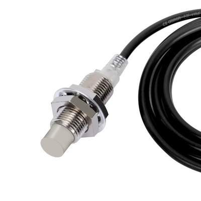 Capteurs de proximité inductifs de qualité industrielle E2E-X7D1-N 2M pour une détection précise
