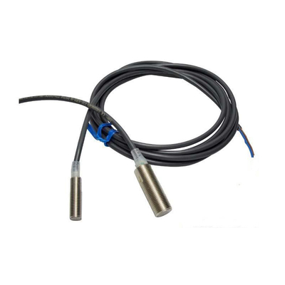 Capteurs de proximité inductifs de qualité industrielle E2E-X7D1-N 2M pour une détection précise
