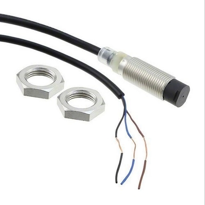 Capteur de proximité inductive OMS à longue durée de vie E2B-S08KS02-WP-B1 2M pour machines industrielles